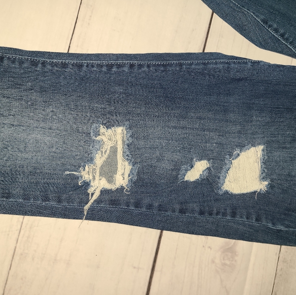 Guess Jeans - Picture 3 of 13